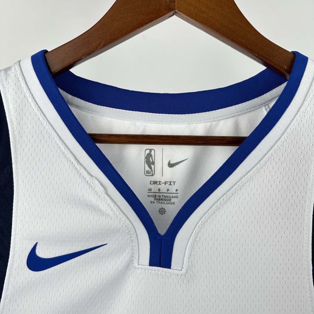 Mavericks' White No. 32 Flagg