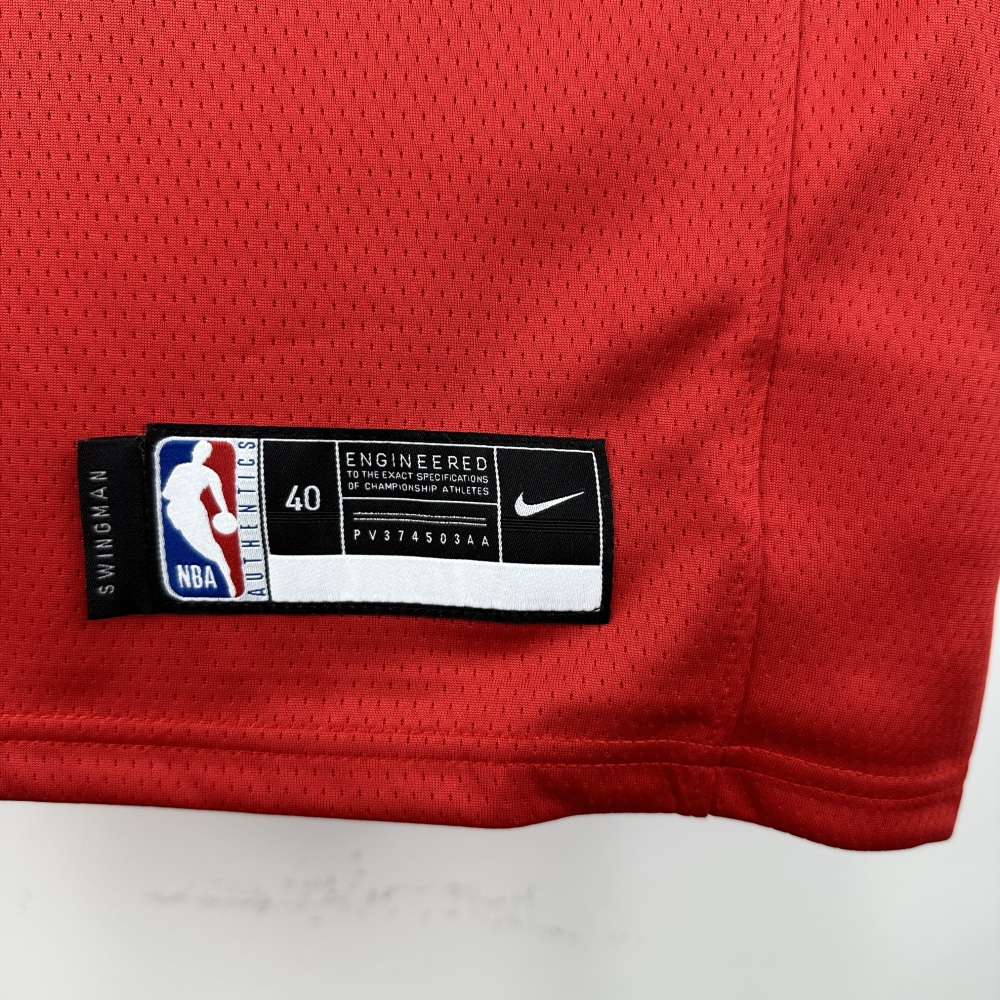 Rockets' retro red No. 7 Durant