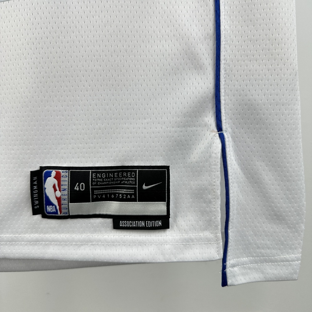 Mavericks' White No. 32 Flagg