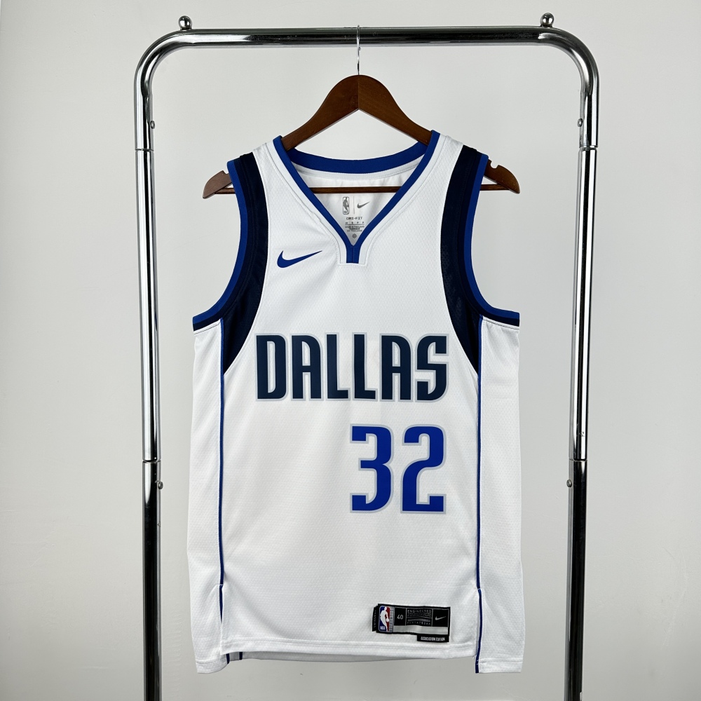 Mavericks' White No. 32 Flagg