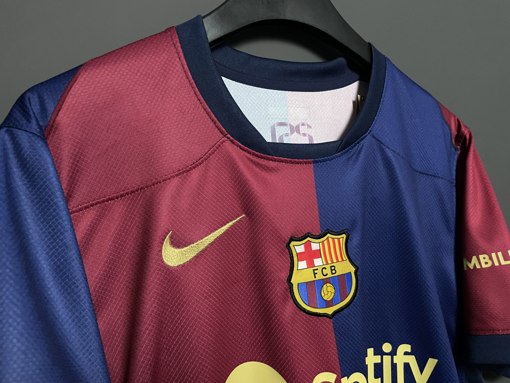 The old home emblem of Barcelona 24