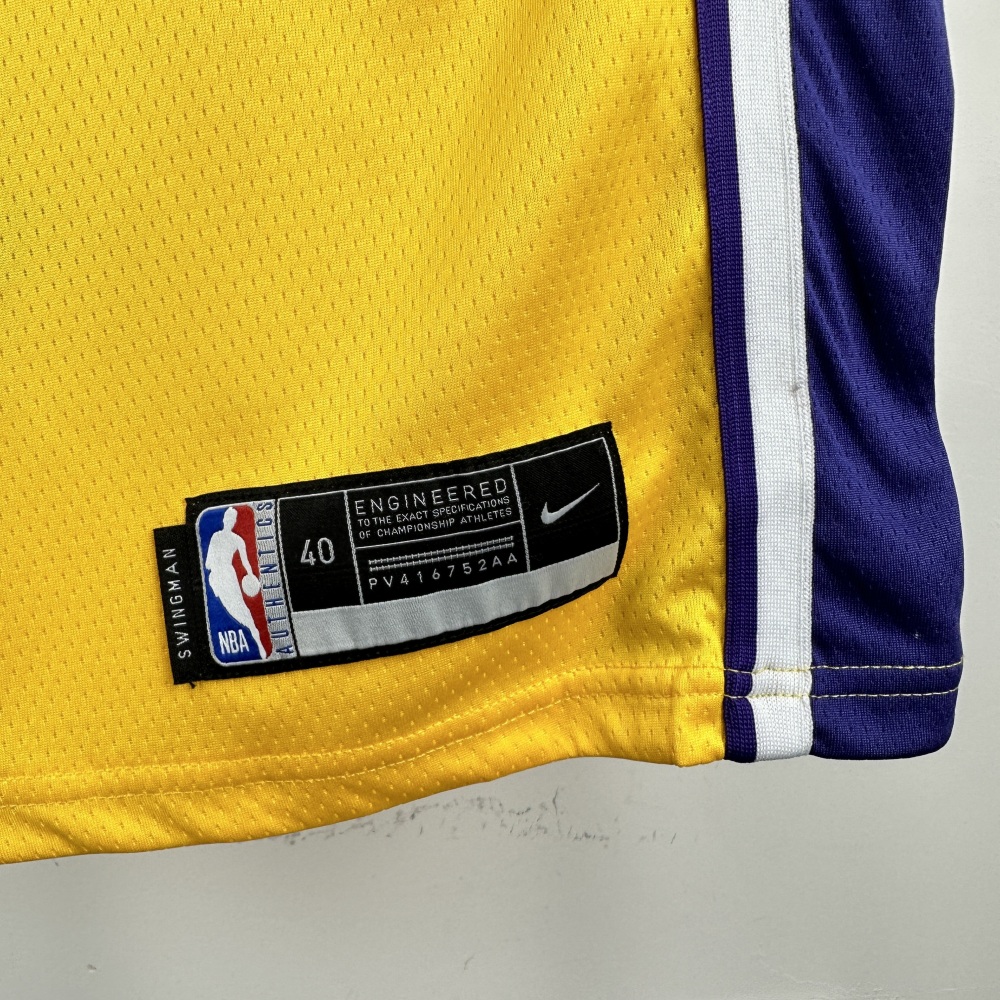 Lakers V-neck yellow No. 77 Luka Doncic