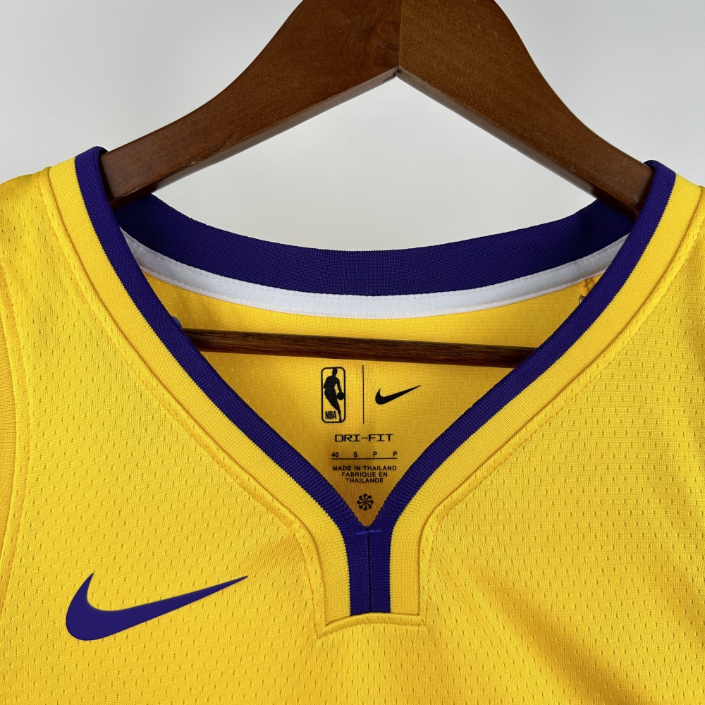 Lakers V-neck yellow No. 77 Luka Doncic