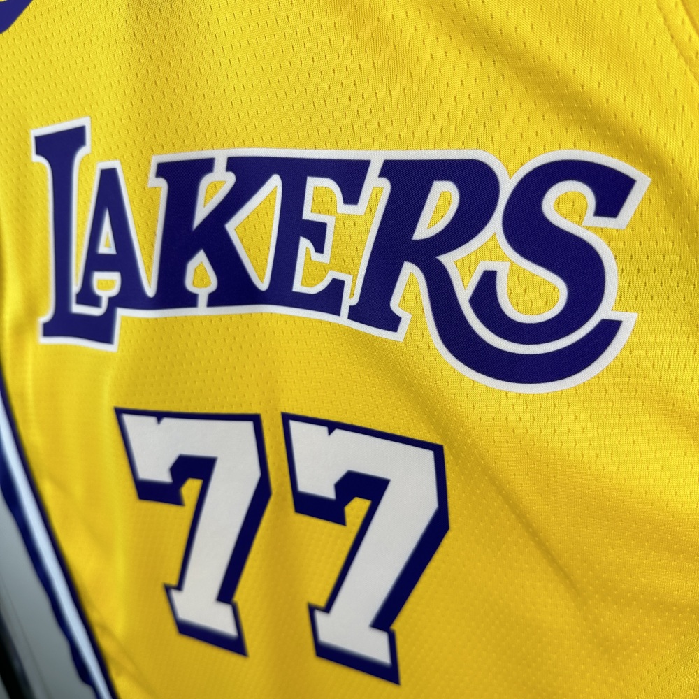 Lakers V-neck yellow No. 77 Luka Doncic