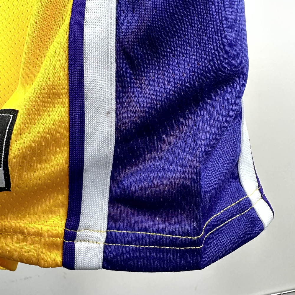 Lakers V-neck yellow No. 77 Luka Doncic
