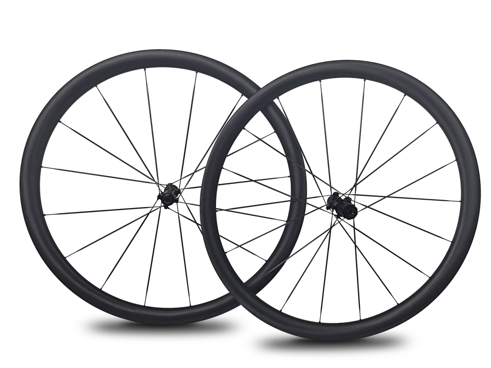Carbon Speed 1020g T1100 carbon 700C 26mm internal width 35 depth UD paintless climbing wheelsets with 16/18  3.2mm super light carbon spokes straight through version hubs