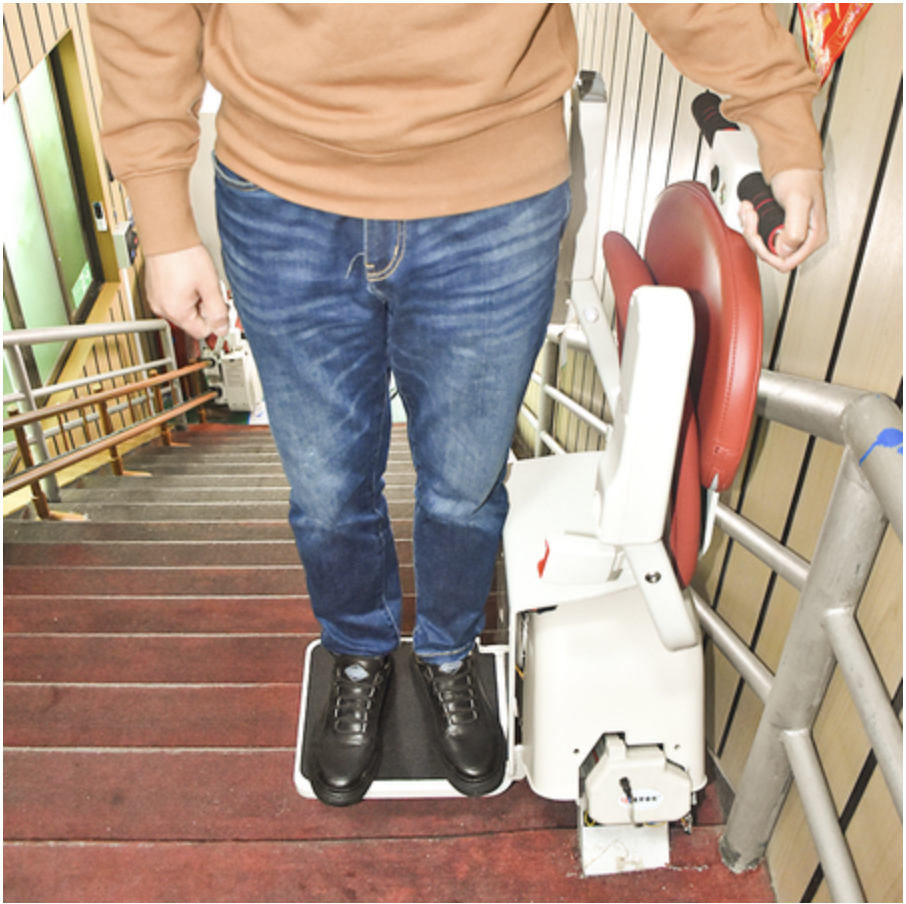 LCE-Sit-standing stairlift