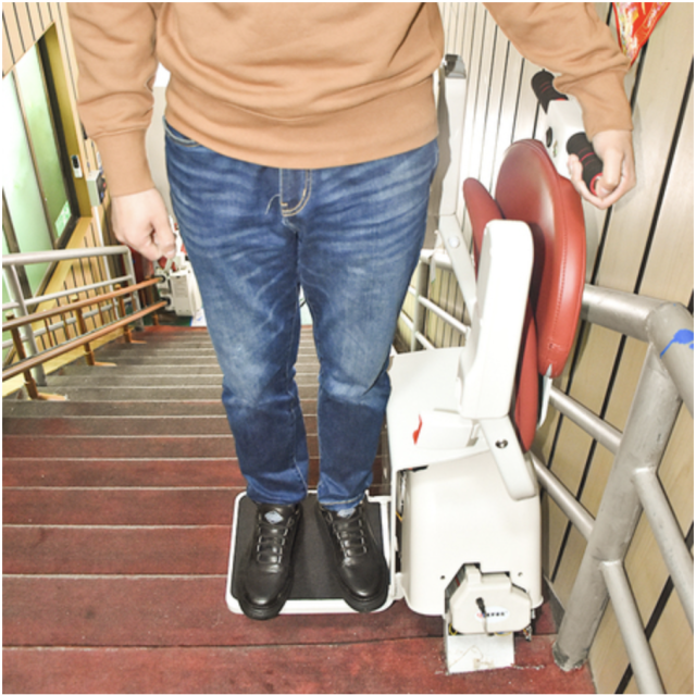 LCE-Sit-standing stairlift
