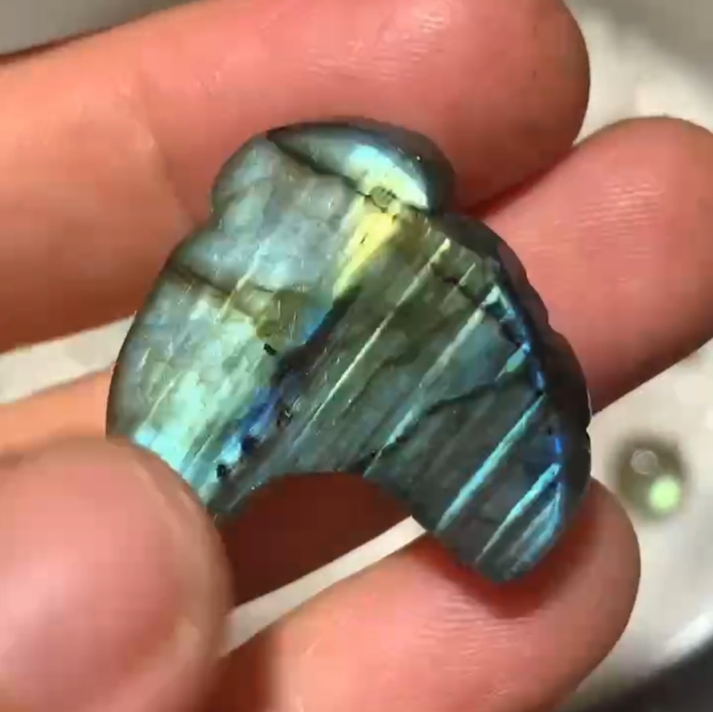 Flashy labradorite Cat pendant,  Labradorite Sphynx Cat Pendant For Jewelry Design -23x21x7