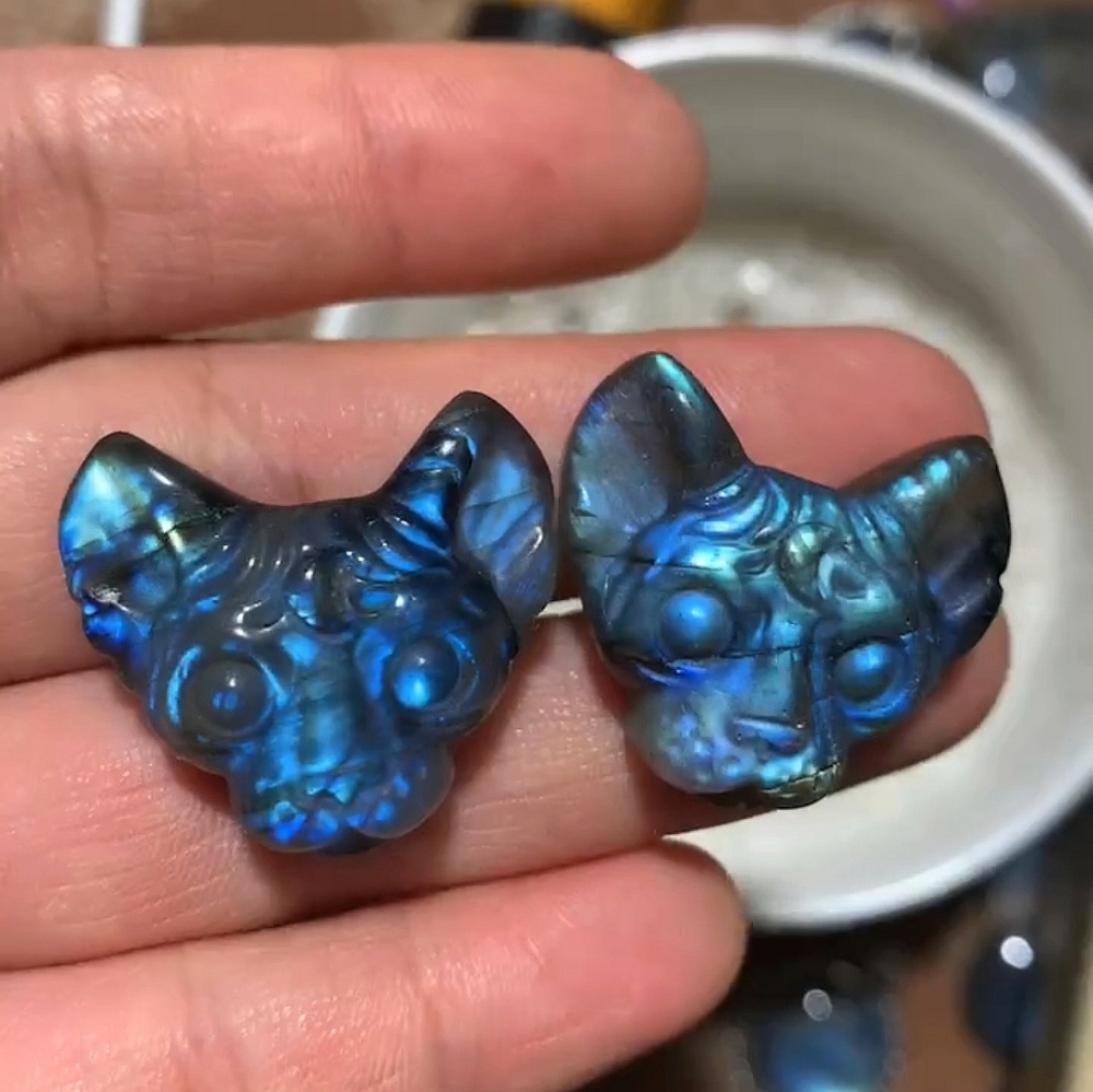 Flashy labradorite Cat pendant,  Labradorite Sphynx Cat Pendant For Jewelry Design -23x21x7