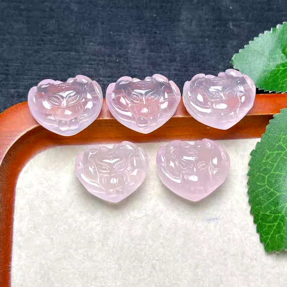 Pink Quartz Fox Pendant // Semiprecious Stone. Rose Quartz Pendant For Necklace Design ,Jewelry Diy Gemstone-24MM