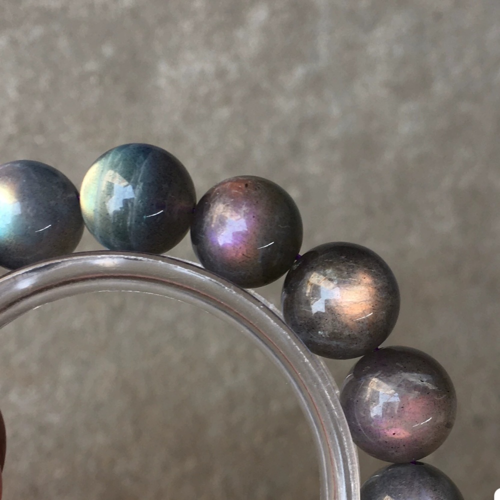 13MM Purple Labradorite Beaded Bracelet, High Flash Labradorite and Absolutely Stunning, Rare Statement Bracelet