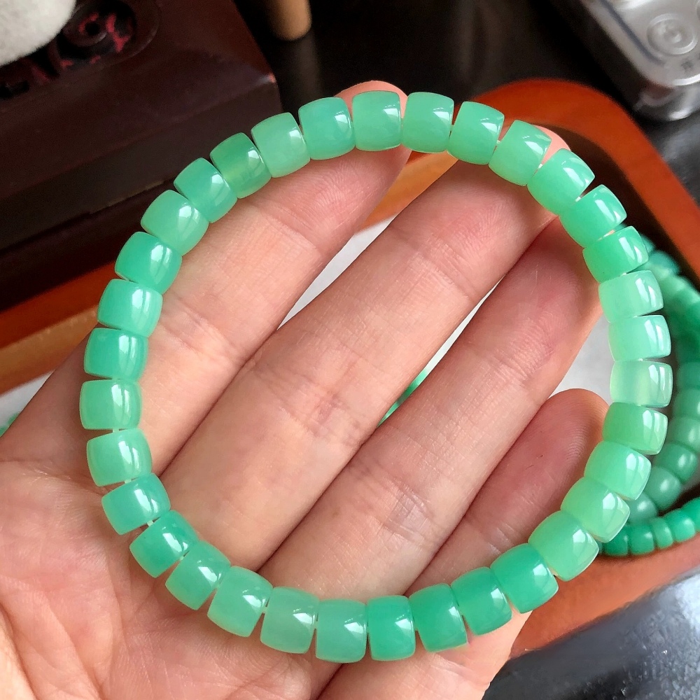 Ultra High Quality Rare Australian Chrysoprase Beaded Bracelet,7mm width for Hope, Security and Creativity