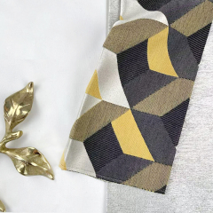 灰色加黄黑菱边