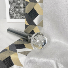 灰色加黄黑菱边