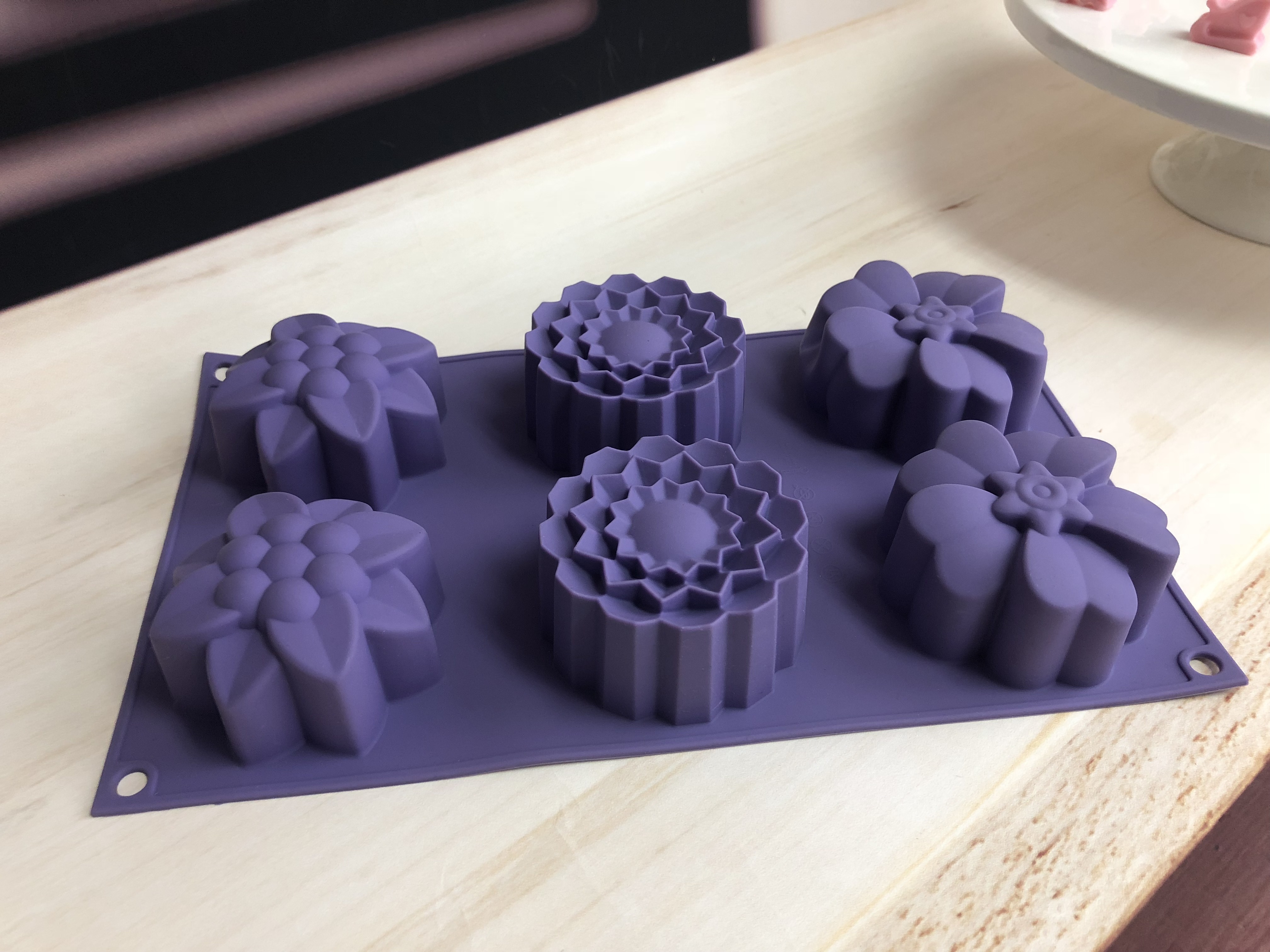 BM056 6 Cup Flower Cake Mould | silicone cake mould