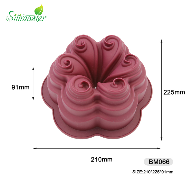 BM066 Flower Cake Mould | silicone cake mould in oven