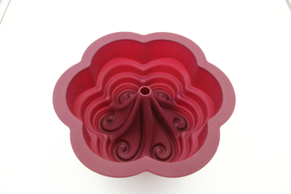 BM066 Flower Cake Mould | silicone cake mould in oven