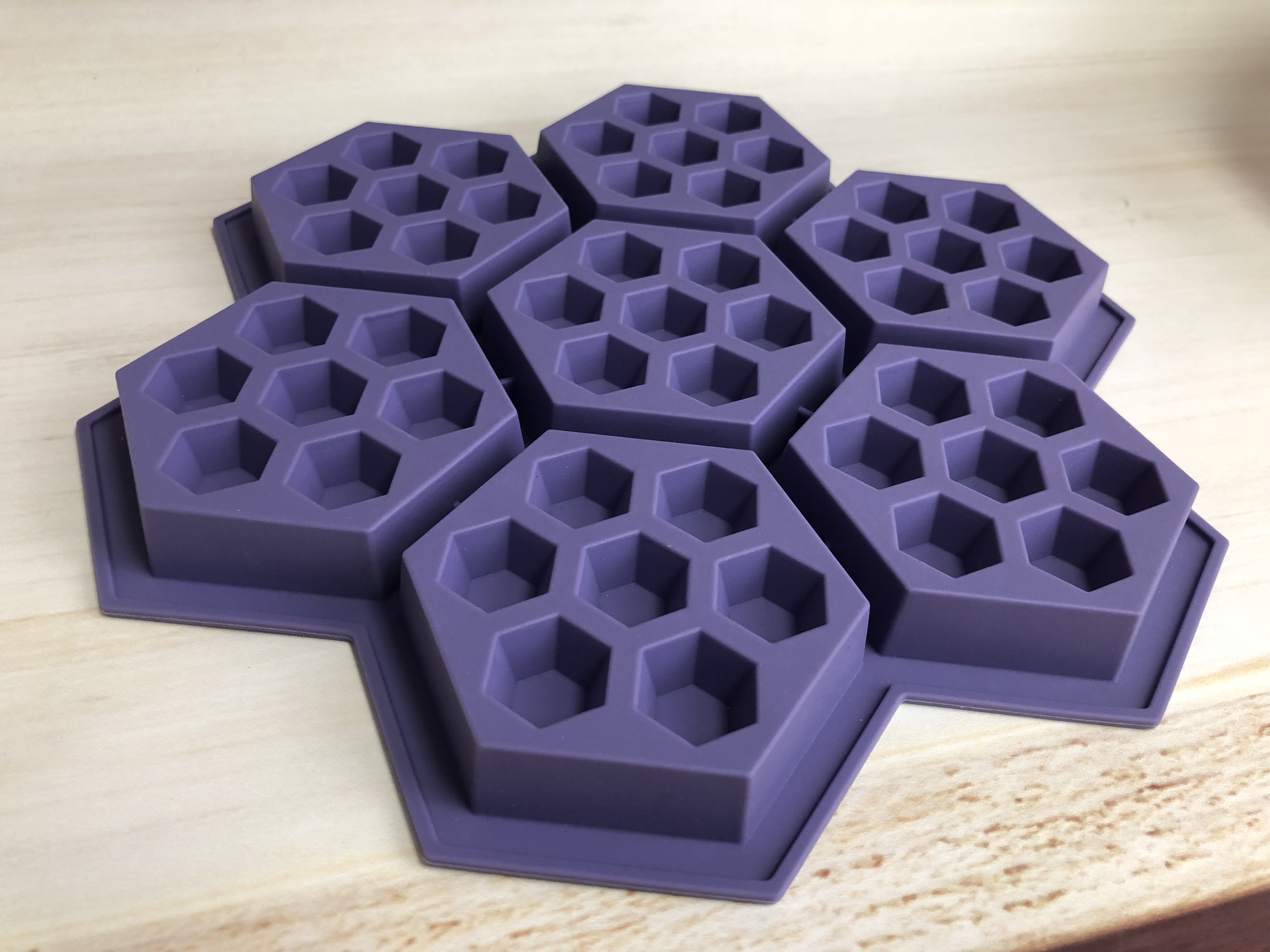 BM080 Honeycomb Waffle Cake Mould | silicone cake mould