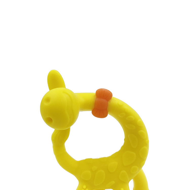 BT032 Graffe Shape Silicone Teether