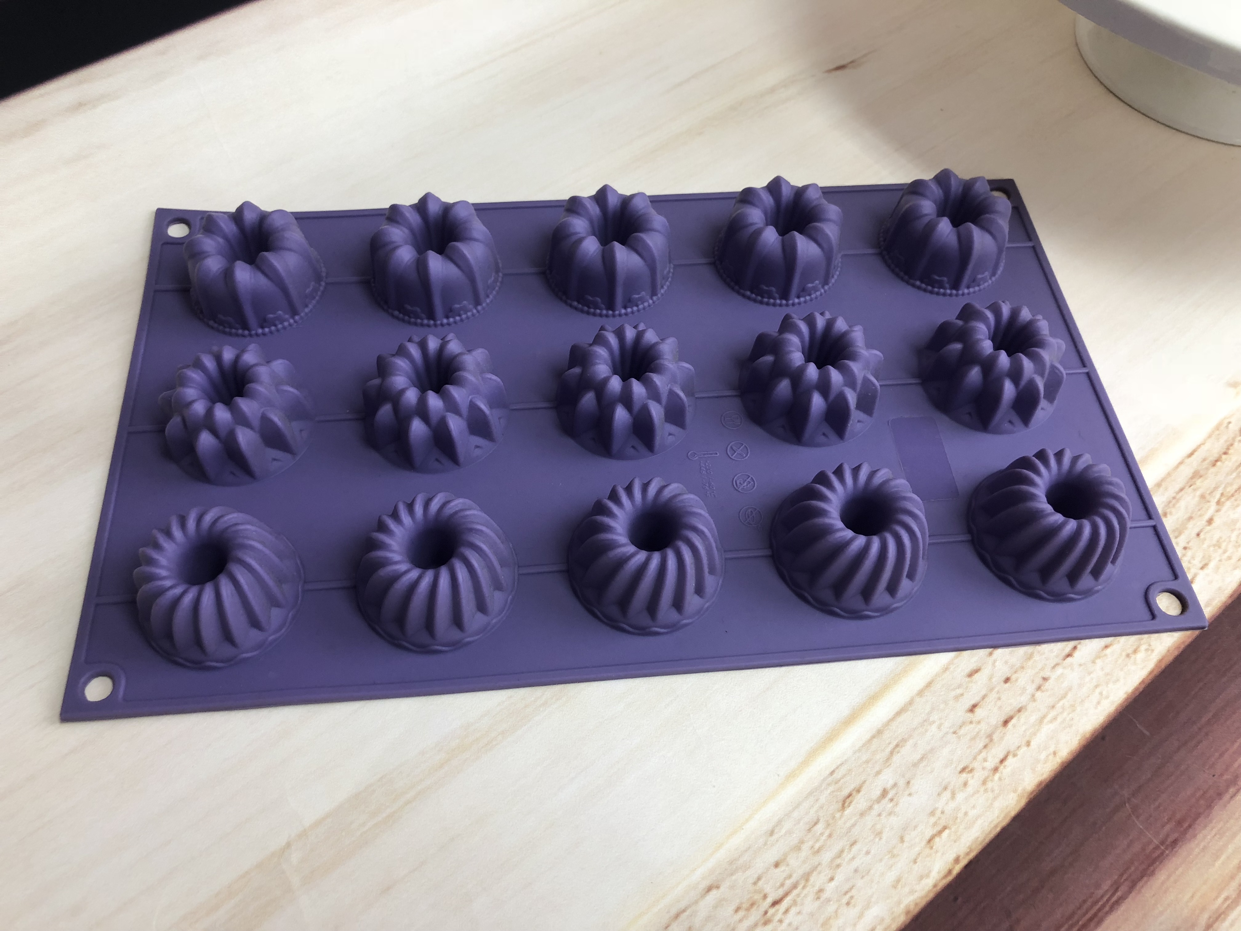 silicone muffin mold | IC011 Flower Mufifn mould