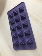 قالب سيليكون | IC009 قالب شوكولاتة هرمي