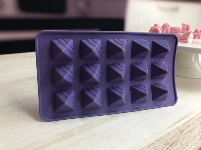 قالب سيليكون | IC009 قالب شوكولاتة هرمي