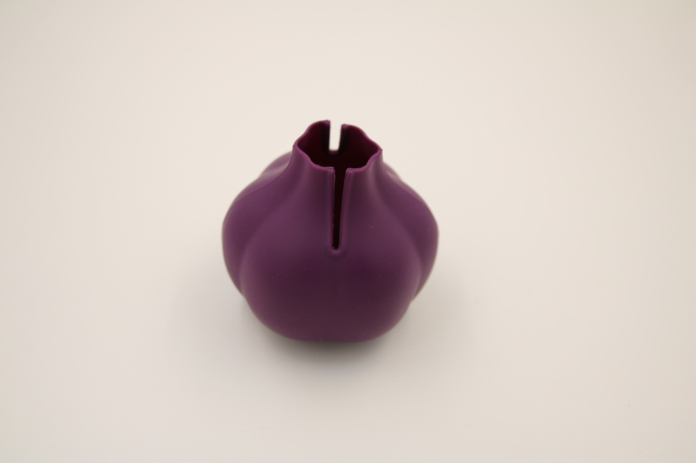 UT022 Garlic Peeler
