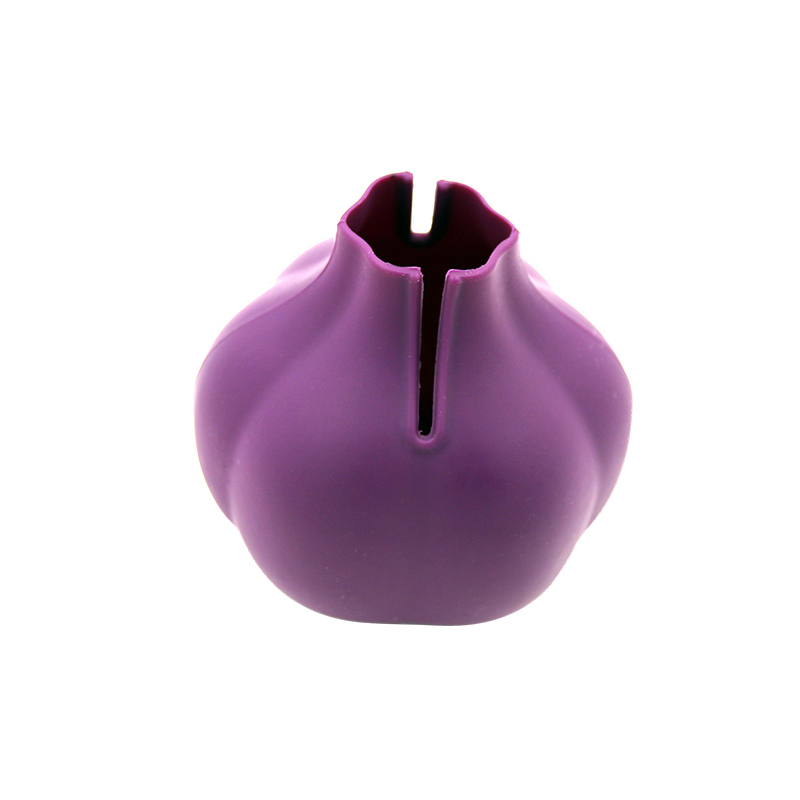 UT022 Garlic Peeler