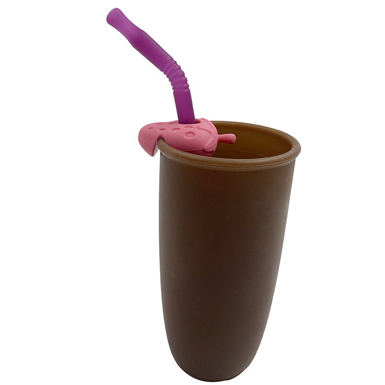 TT060 Straw Topper in Strawberry Shape | Silicone straw topper