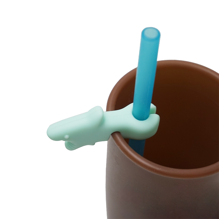 TT070 Straw Topper in Shark Shape  | Silicone straw topper