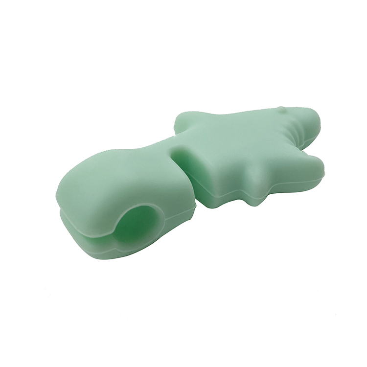 TT070 Straw Topper in Shark Shape  | Silicone straw topper