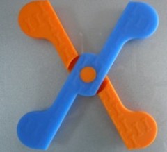 HI032 حامل ثلاثي على شكل عظمة | أشكال قوالب الثلج المصنوعة من السيليكون