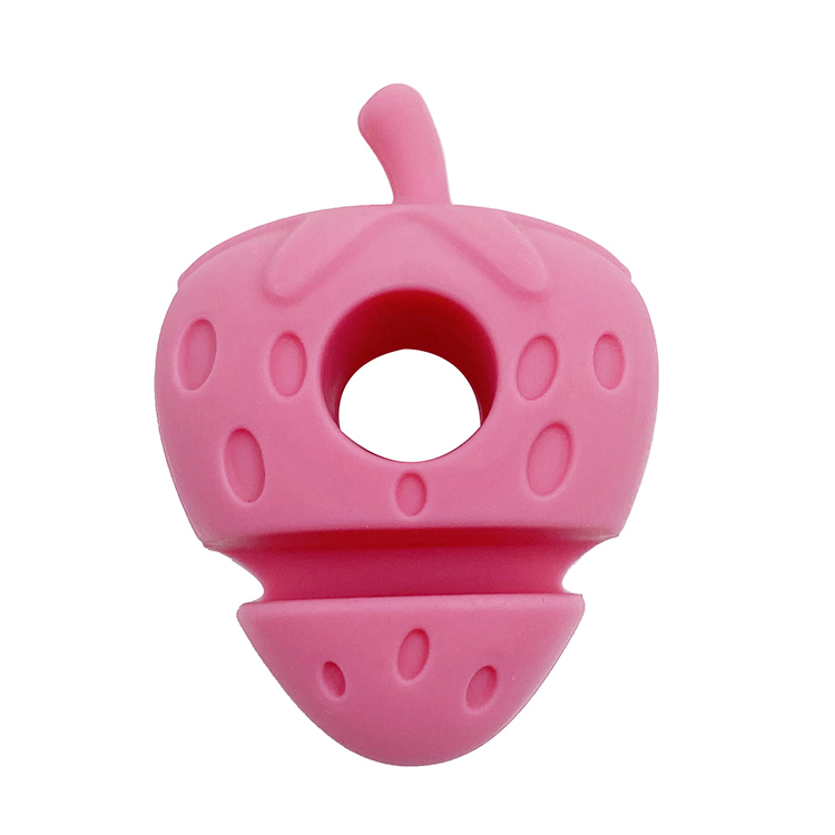 TT060 Straw Topper in Strawberry Shape | Silicone straw topper