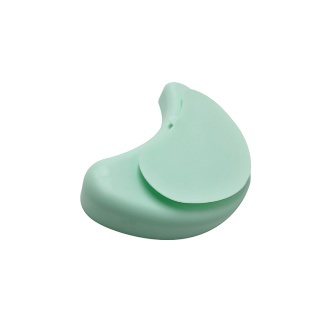 TT046 Moon Shape Silicone Plate with Suction Base | silicone suction plate