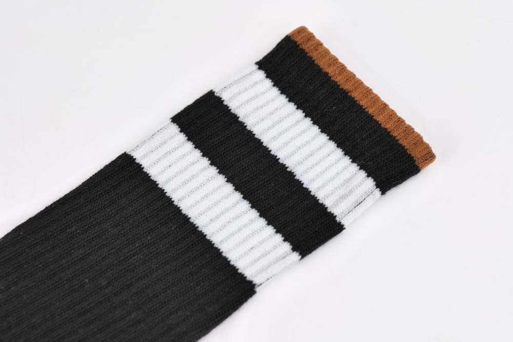 YOYOSKATE Escape Socks for Rollerblading / Skating Ankle High