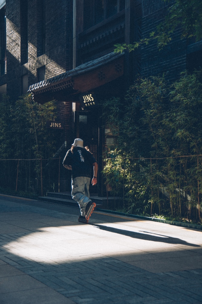 ‘Walking is too slow’ Bucket Hat