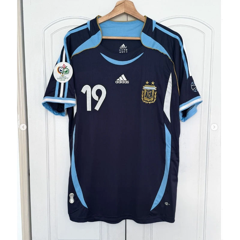 retro 2006 Argentina away retro football jersey Fan version