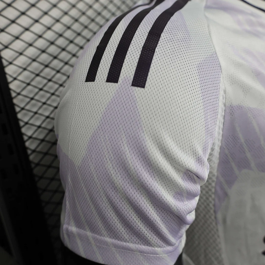 Manchester United Away Football Shirt 2025/2026 Player Version