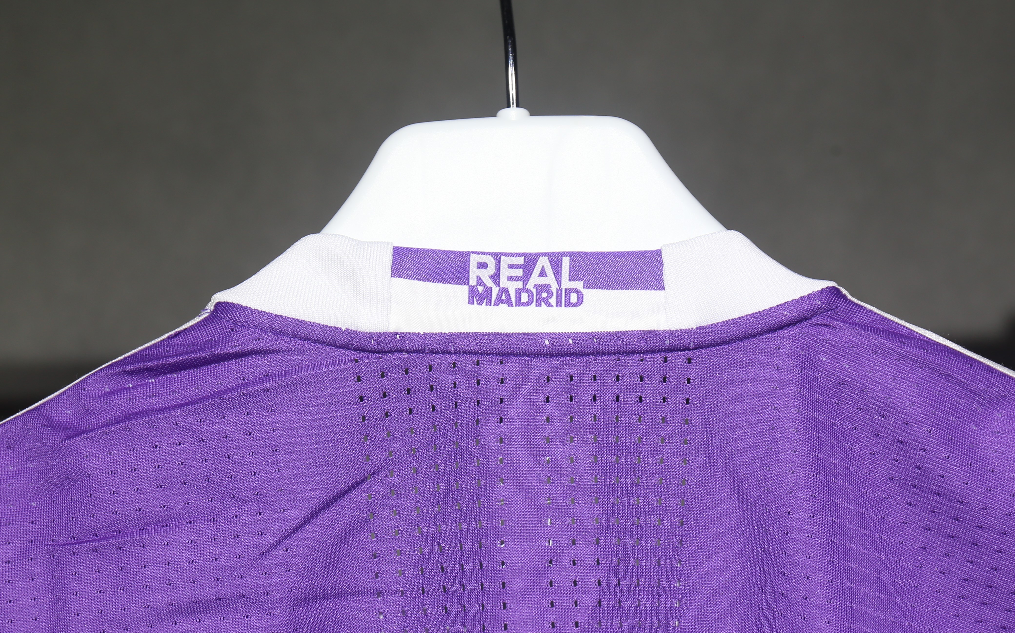 Real Madrid Retro Long Sleeve Jersey Away Shirt 2016-17