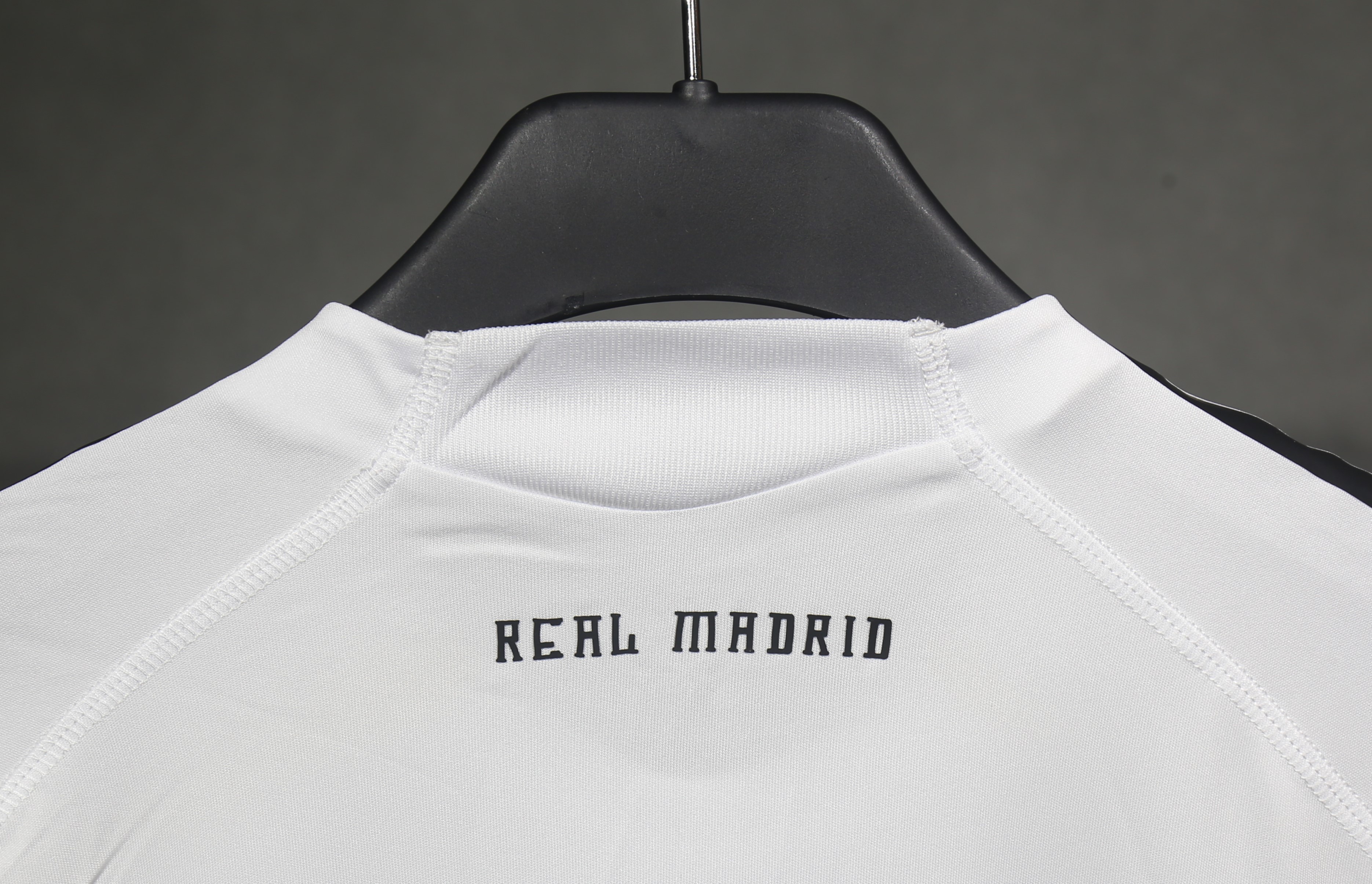 Real Madrid Ronaldo #9 Retro Jersey Home Shirt 2009-10