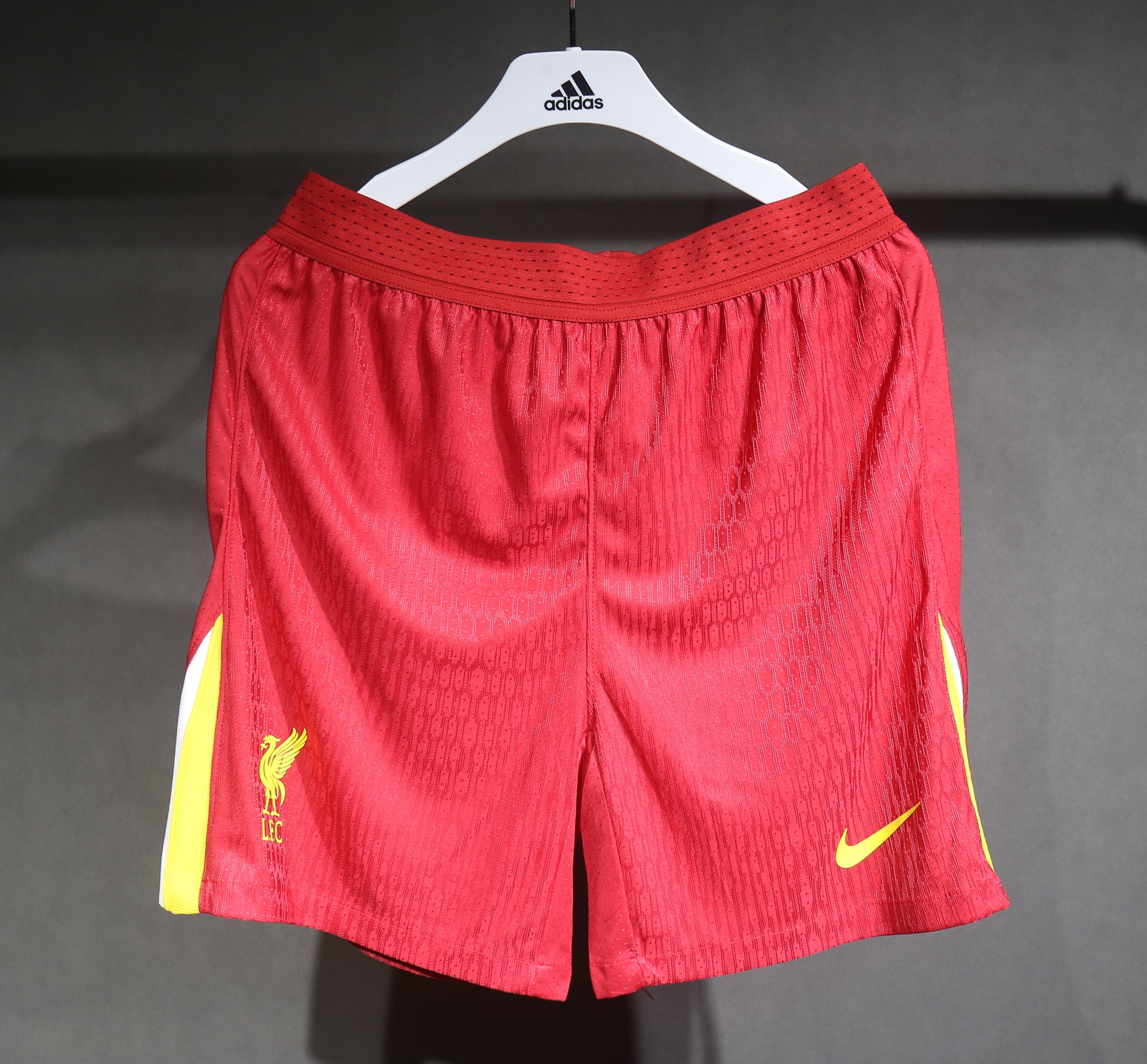 24-25 Liverpool Home Short Football Fans+Player Version