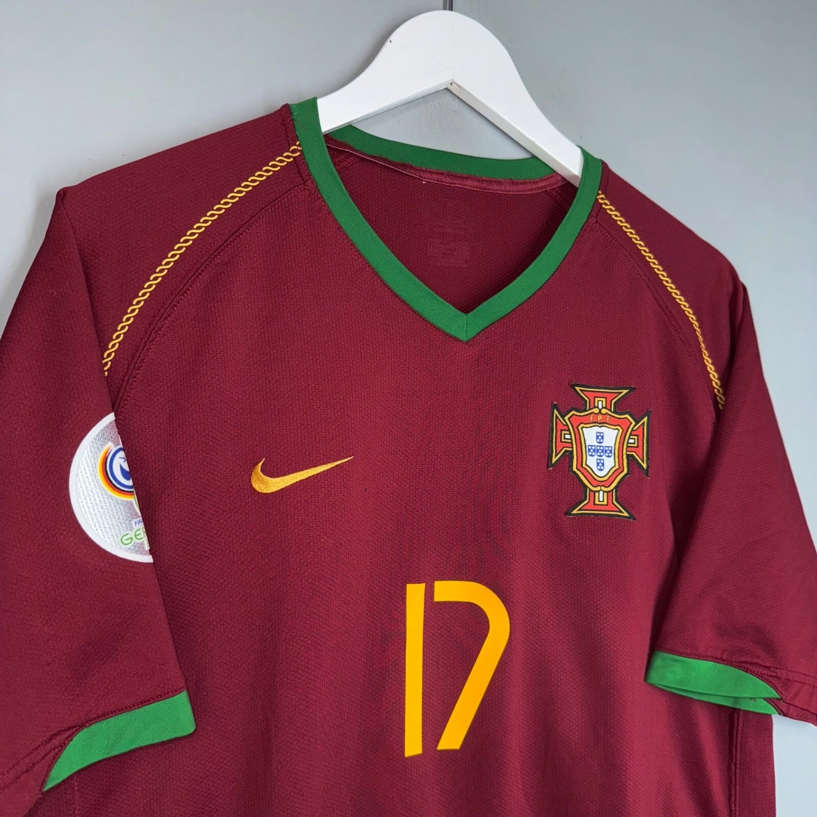 Portugal National Team Home Retro C. Ronaldo 17 （ CR7 ）Shirt 2006-2007  Non-Customize