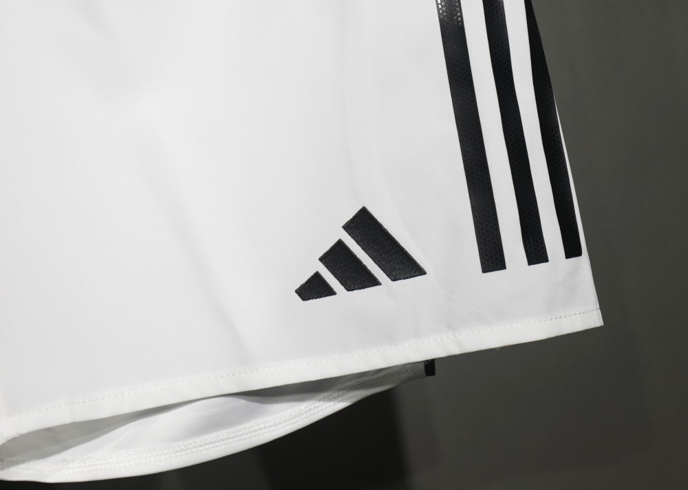 Manchester United Home Soccer Shorts Player Version 25-26