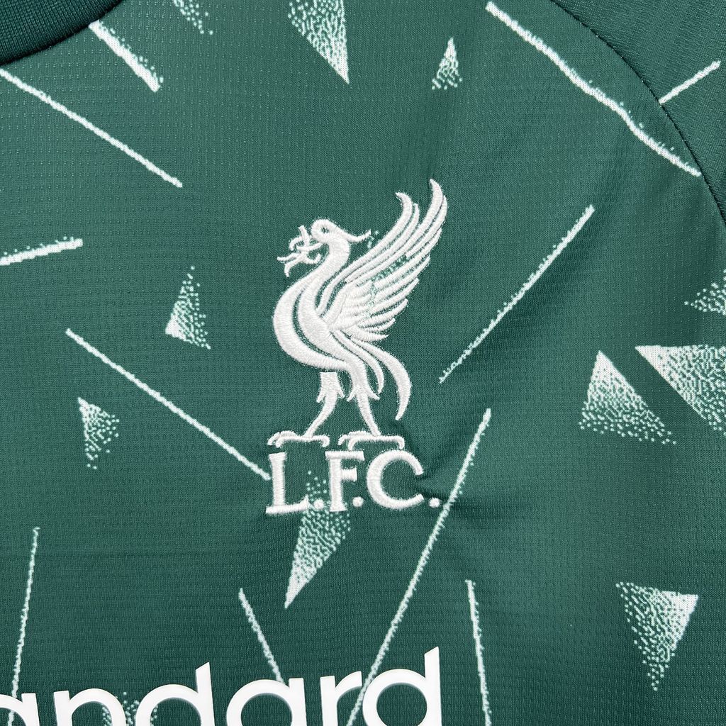 Liverpool 2026-27 Goalkeeper Football Jersey Fan Version