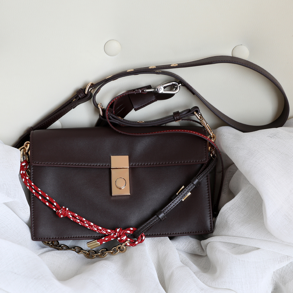 Soft Sound Flap Small Square Bag – Postman Style Baguette Bag Single-Shoulder and Crossbody Genuine Leather Women's Fashion Bag