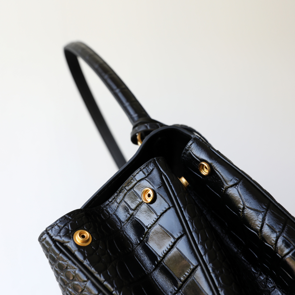 Wholesale Premium Stylish Genuine Leather Rodeo Large-Capacity Tote Bag for Women Commuter Crocodile Pattern Handheld Lock Bag