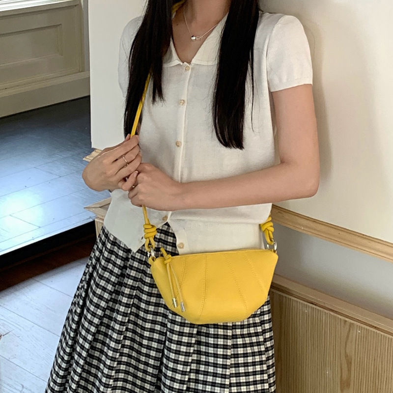 小众山羊皮牛角包2025新款可颂包真皮女包斜挎饺子包女单肩腋下包