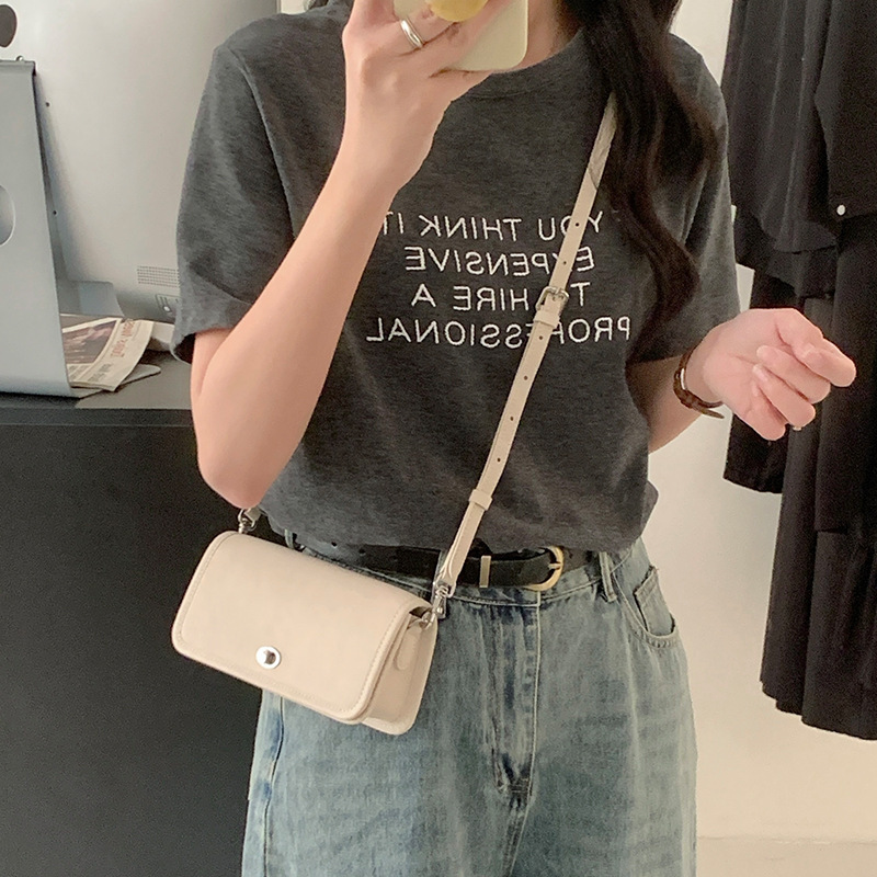 百搭牛皮斜挎锁扣小方包女2025新款轻复古植鞣牛皮女包真皮单肩包