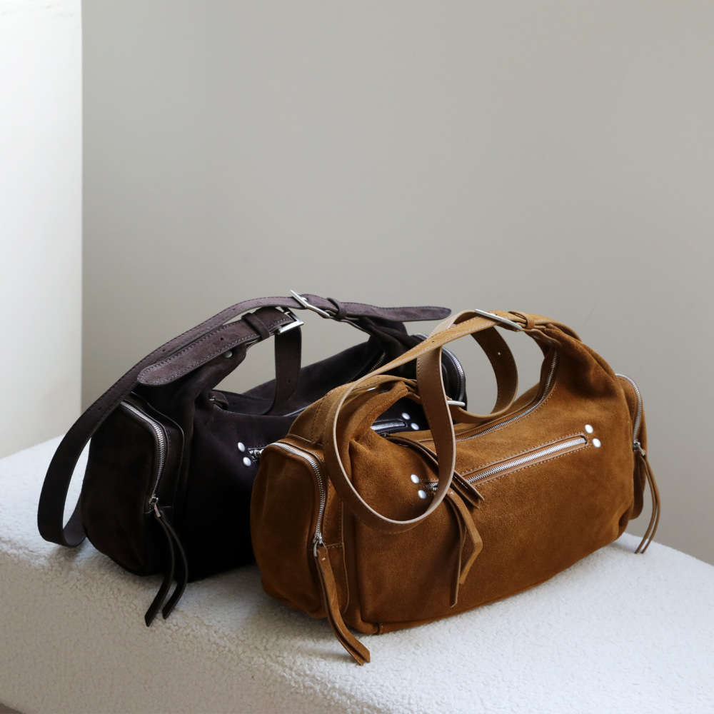 韩版小众复古轻便口袋包真皮机车包休闲百搭磨砂牛皮单肩包斜挎包